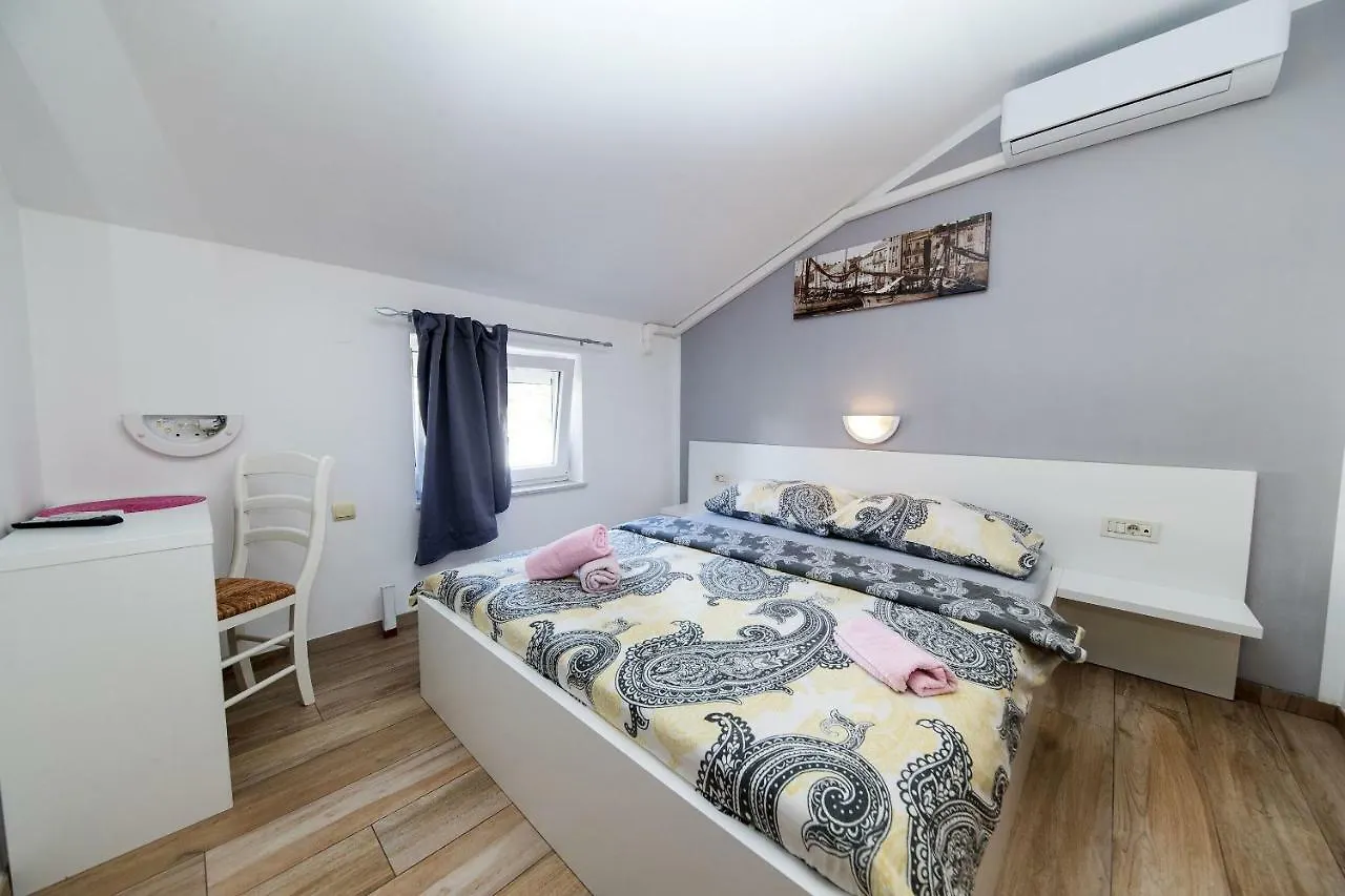 Guest House Berto Crikvenica 3*,  Croatia